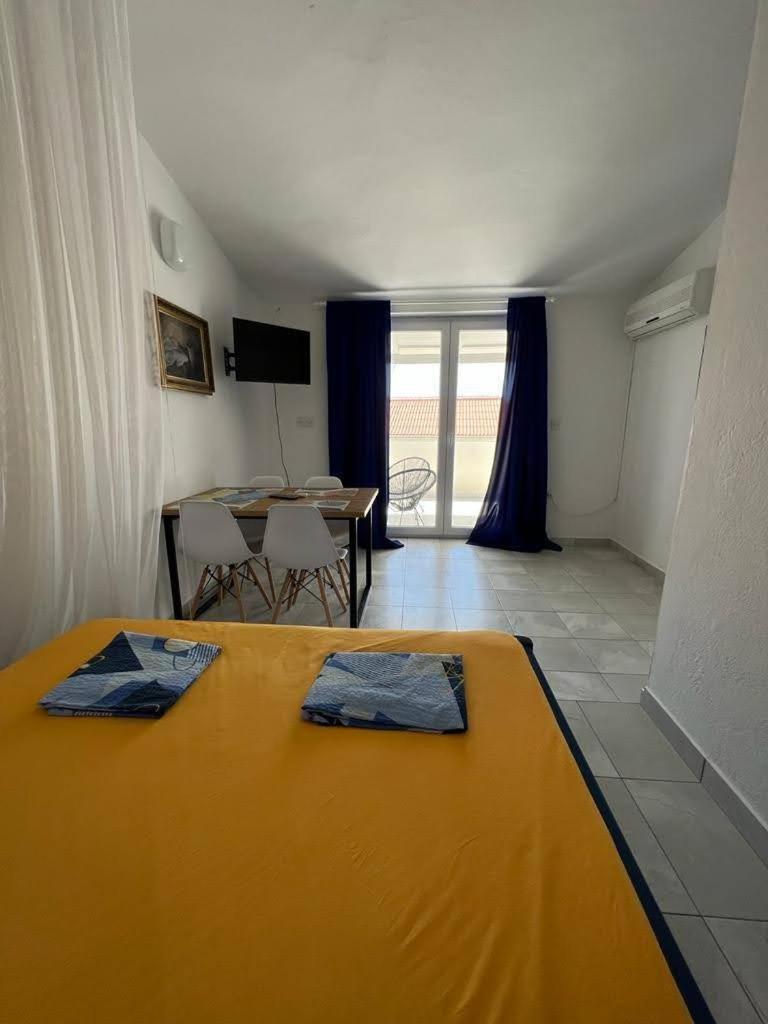 Apartmani Yin&Yang Novalja Bagian luar foto